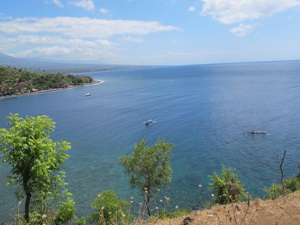Barong Cafe Bungalow And Restaurant Amed Buitenkant foto