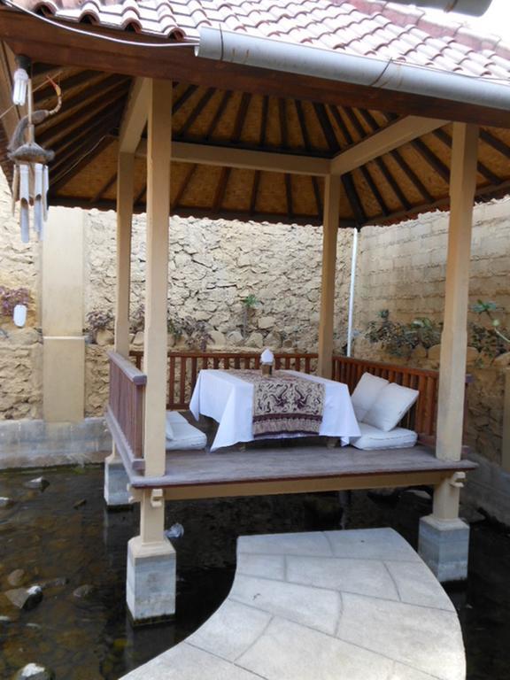 Barong Cafe Bungalow And Restaurant Amed Buitenkant foto