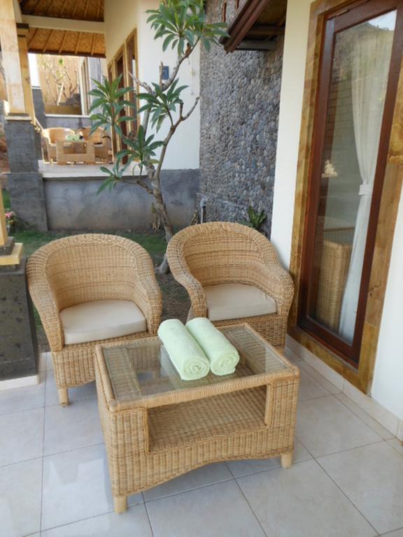 Barong Cafe Bungalow And Restaurant Amed Buitenkant foto