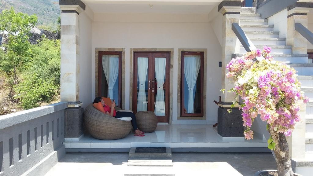 Barong Cafe Bungalow And Restaurant Amed Buitenkant foto