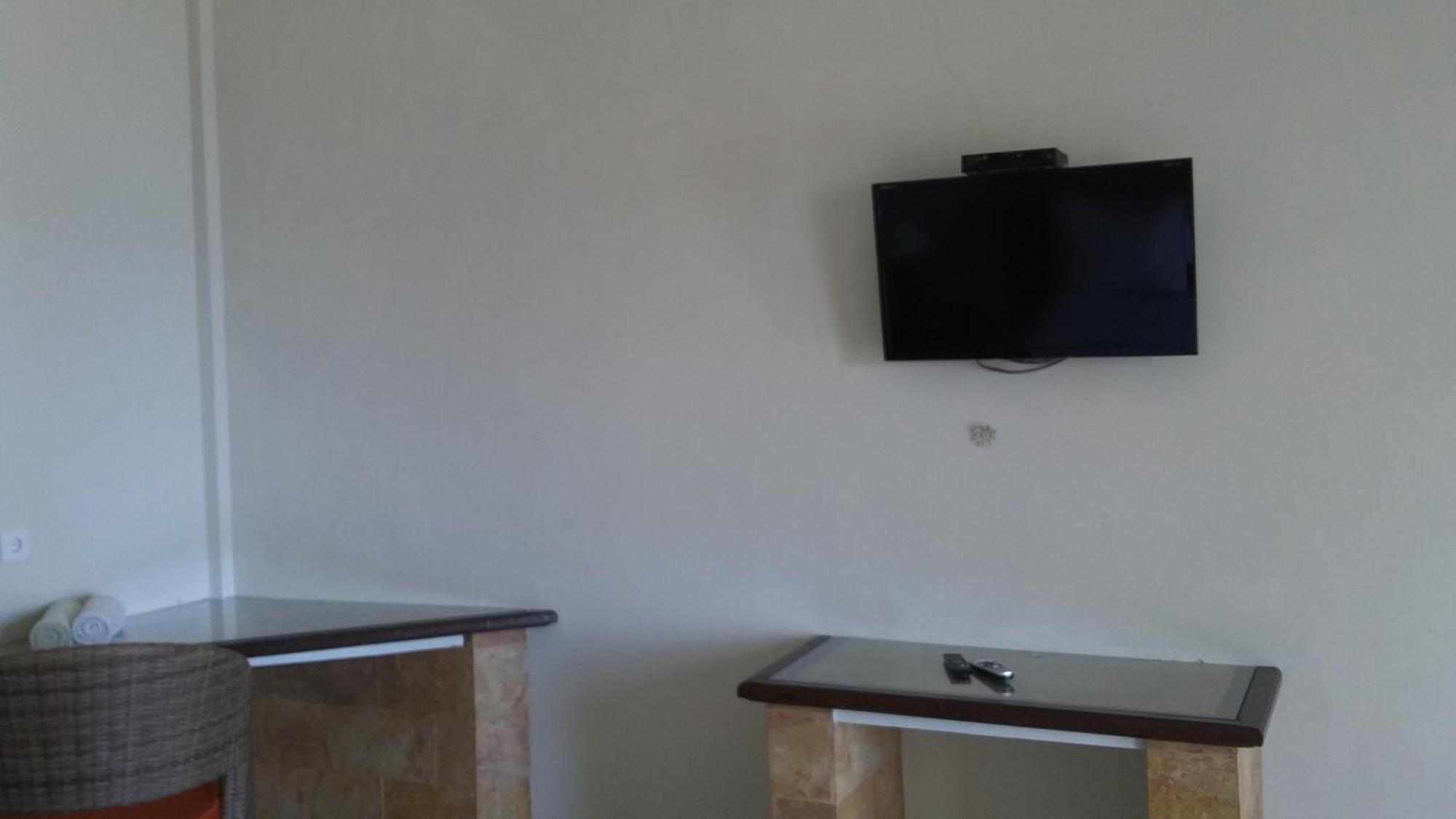 Barong Cafe Bungalow And Restaurant Amed Kamer foto