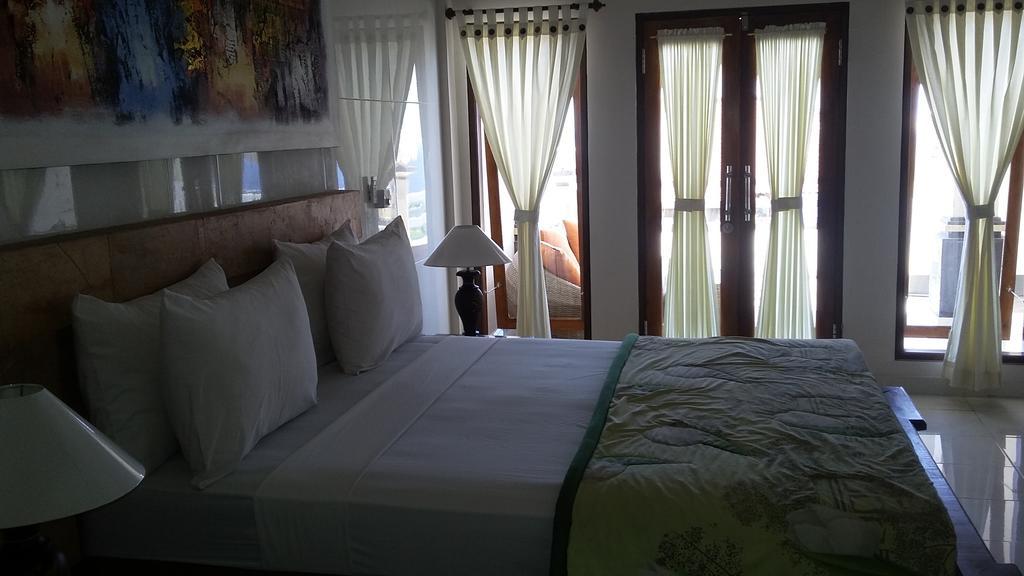 Barong Cafe Bungalow And Restaurant Amed Buitenkant foto