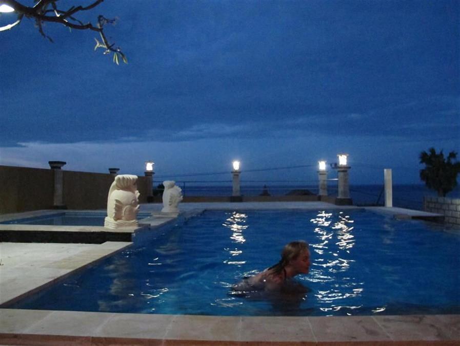 Barong Cafe Bungalow And Restaurant Amed Buitenkant foto