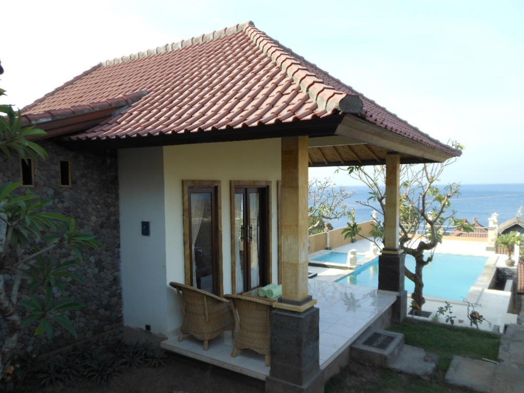 Barong Cafe Bungalow And Restaurant Amed Buitenkant foto